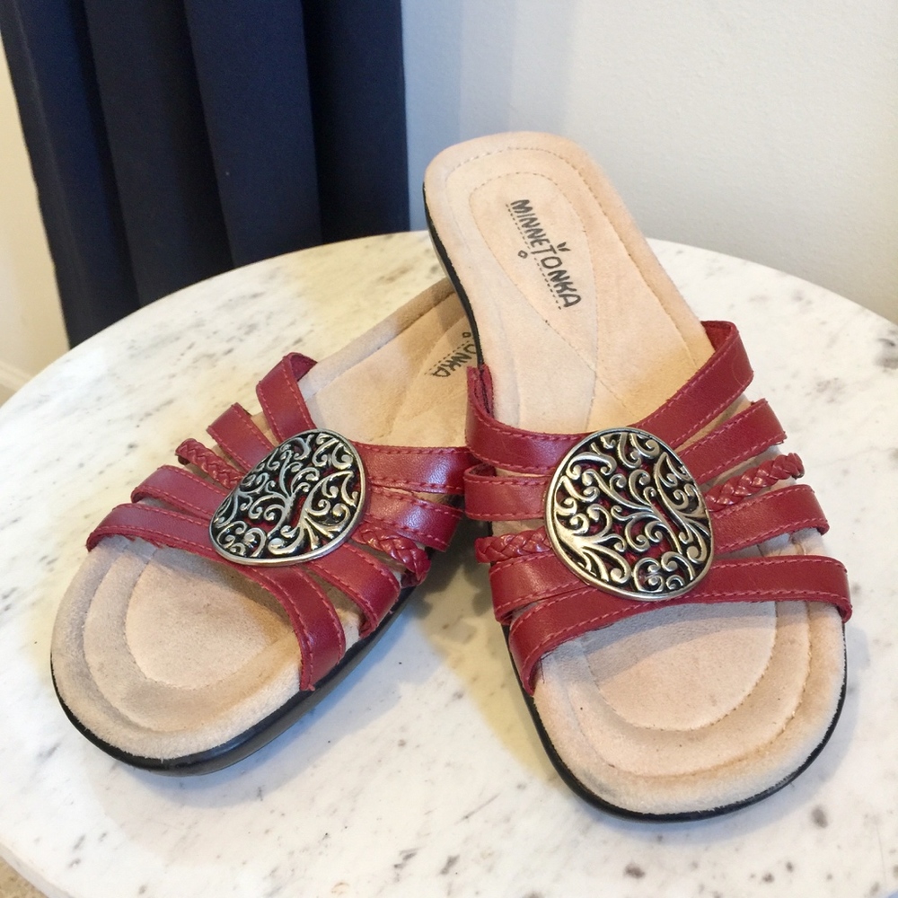 Minnetonka Bonita Red Leather Slide Sandals Sz 7